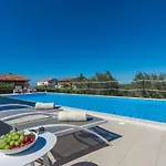 Vila Luna In