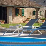 Vila Luna In Selina