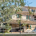 Vila Luna In *
