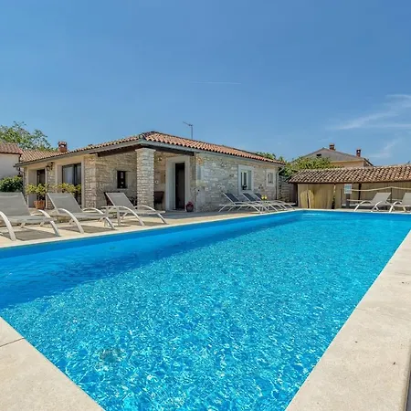Villa Luna In *