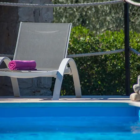 Luna In Villa Selina